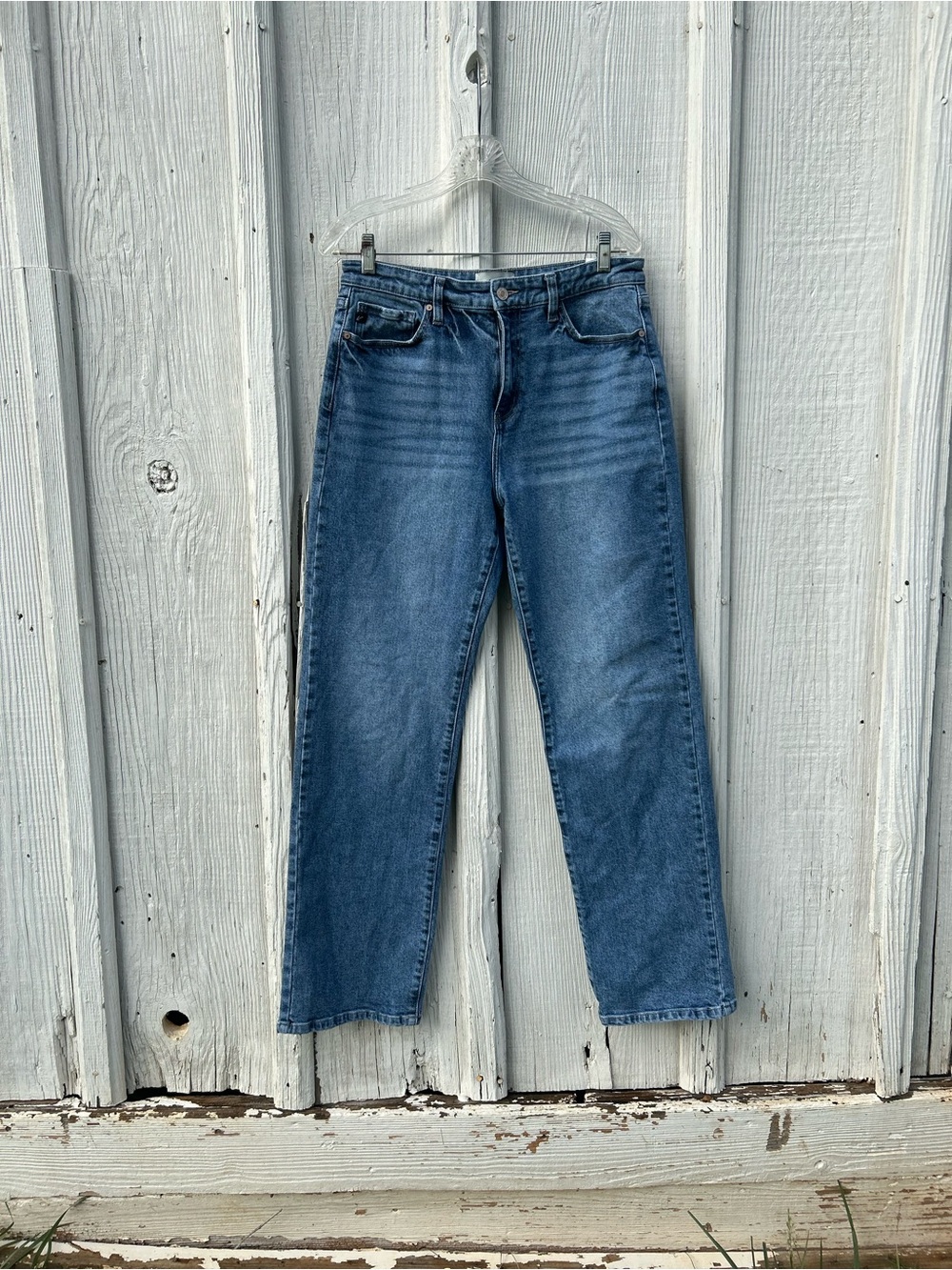 KanCan Ophelia High Rise Straight Jeans 11/29 Medium Wash Comfort Stretch Denim